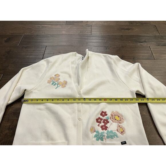Vintage Vans Womens Cream Embroidered Floral Cardigan Button Up Sweater Size M/L - Picture 11 of 11